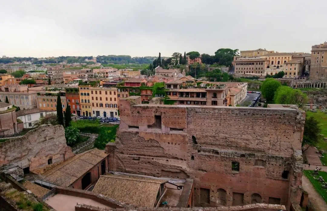 Foro Romano Apartments B-1