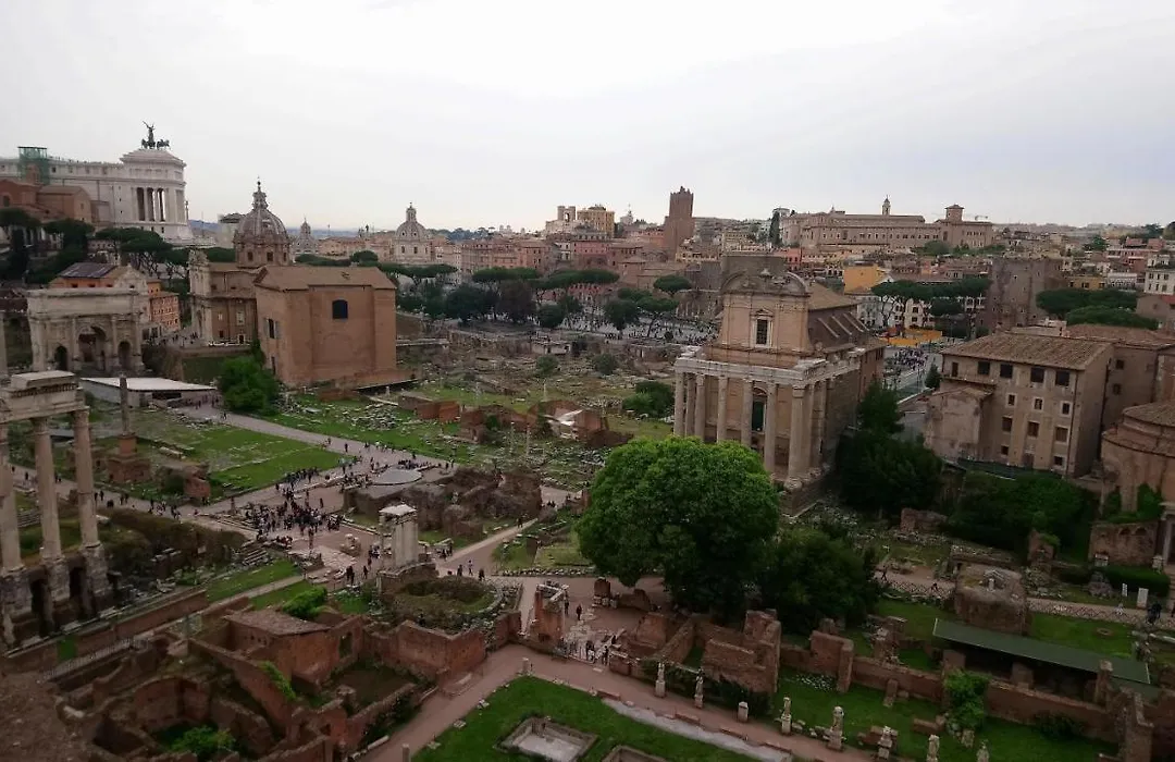 Foro Romano Apartments B-1