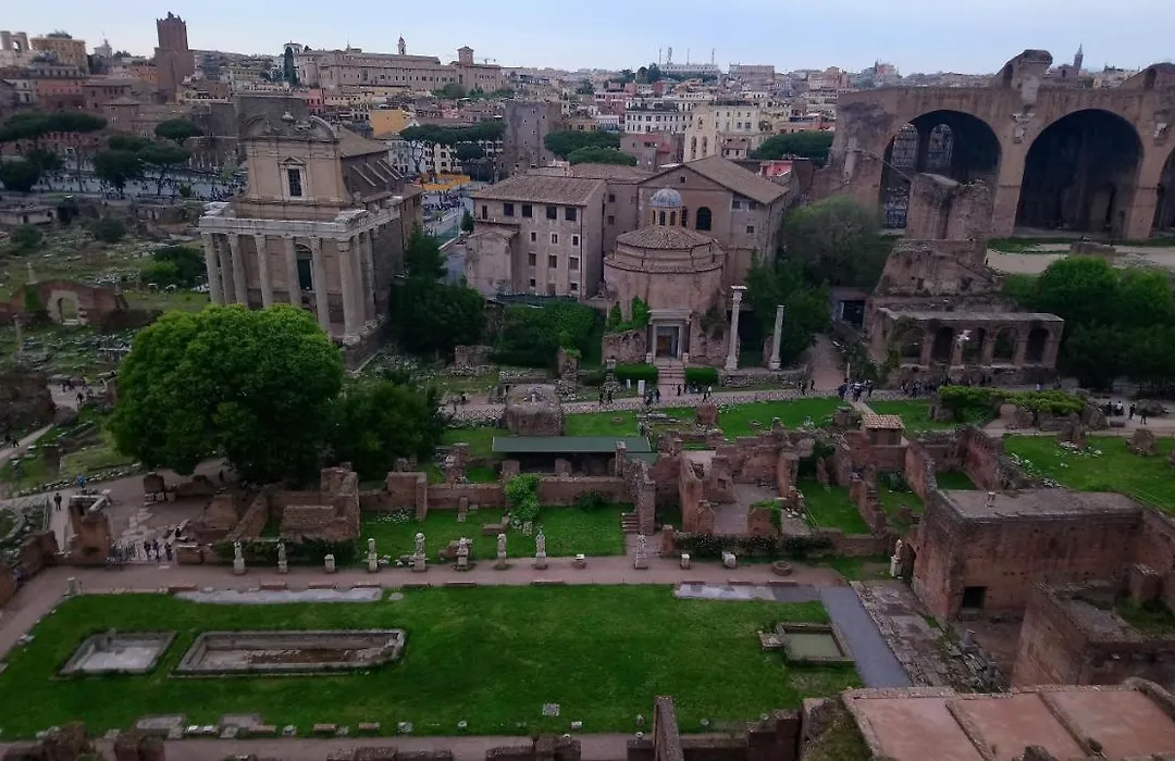 Foro Romano Apartments B-1