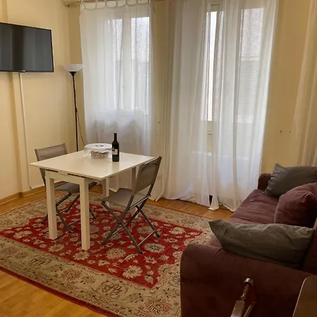 Foro Romano Apartments B-2