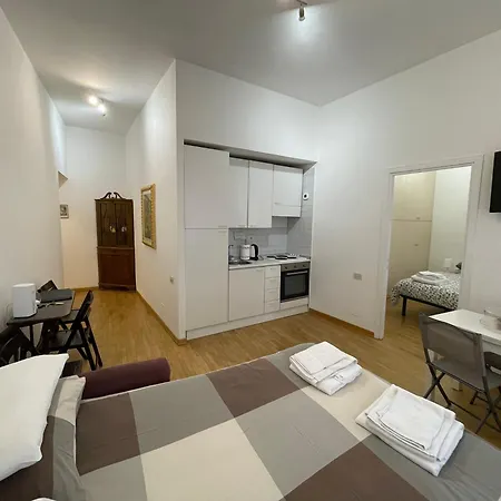 Foro Romano Apartments B-3