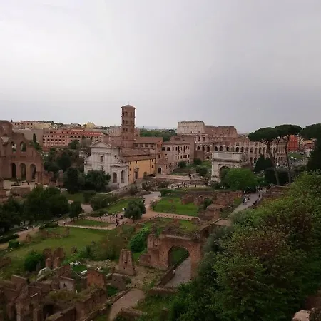 Foro Romano Apartments B-2